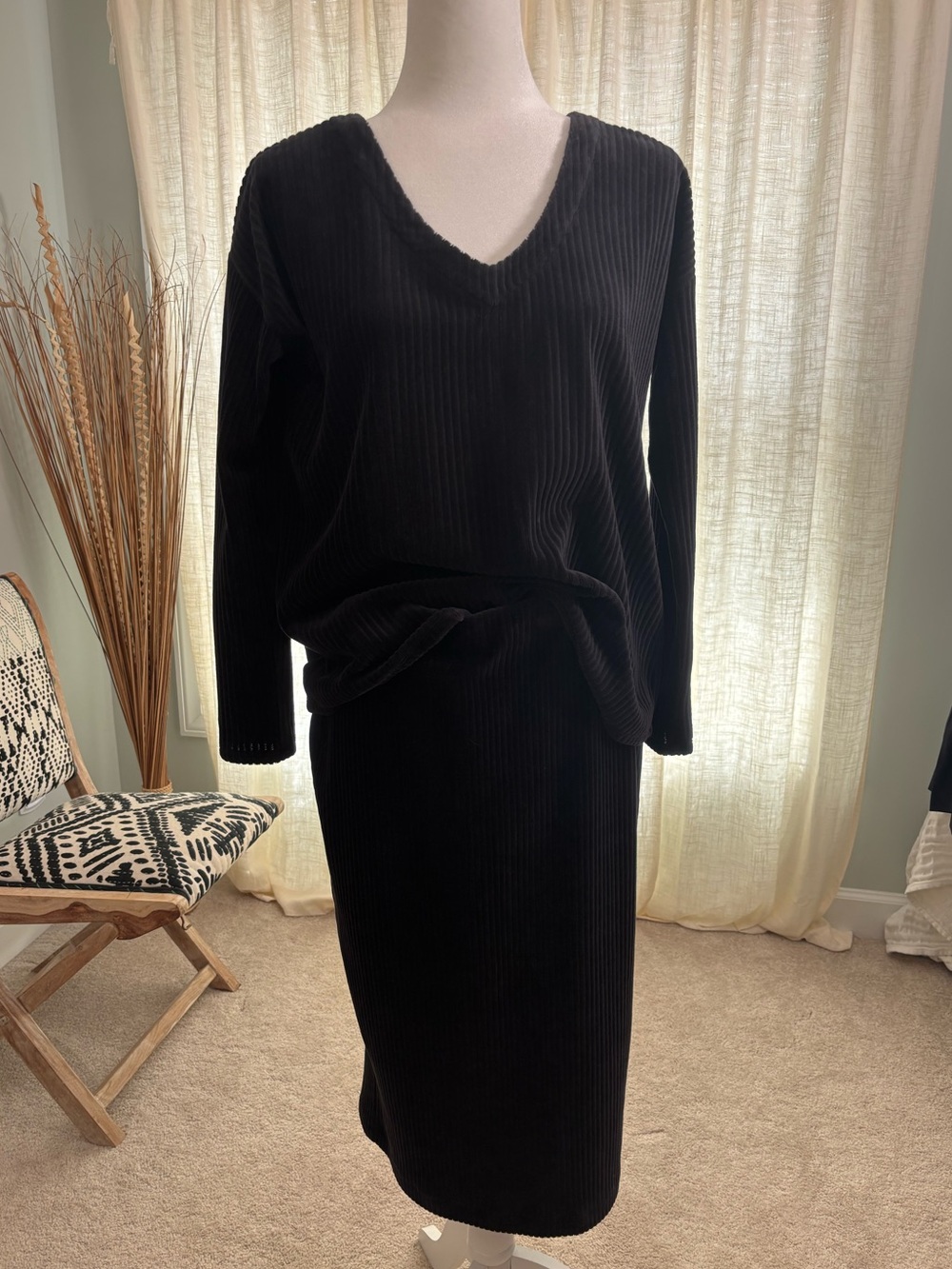 J. Jill Ribbed Velour Top and Skirt Set in Dark Navy - Size Small